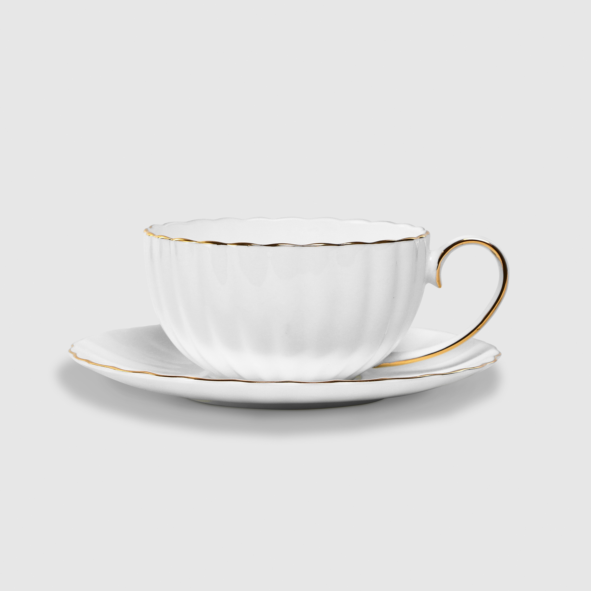 Чайная пара Hatori Магнолия белый с золотом 370 мл чашка чайная 370мл с блюдцем дэйзи блэк hatori н 1132000 12879