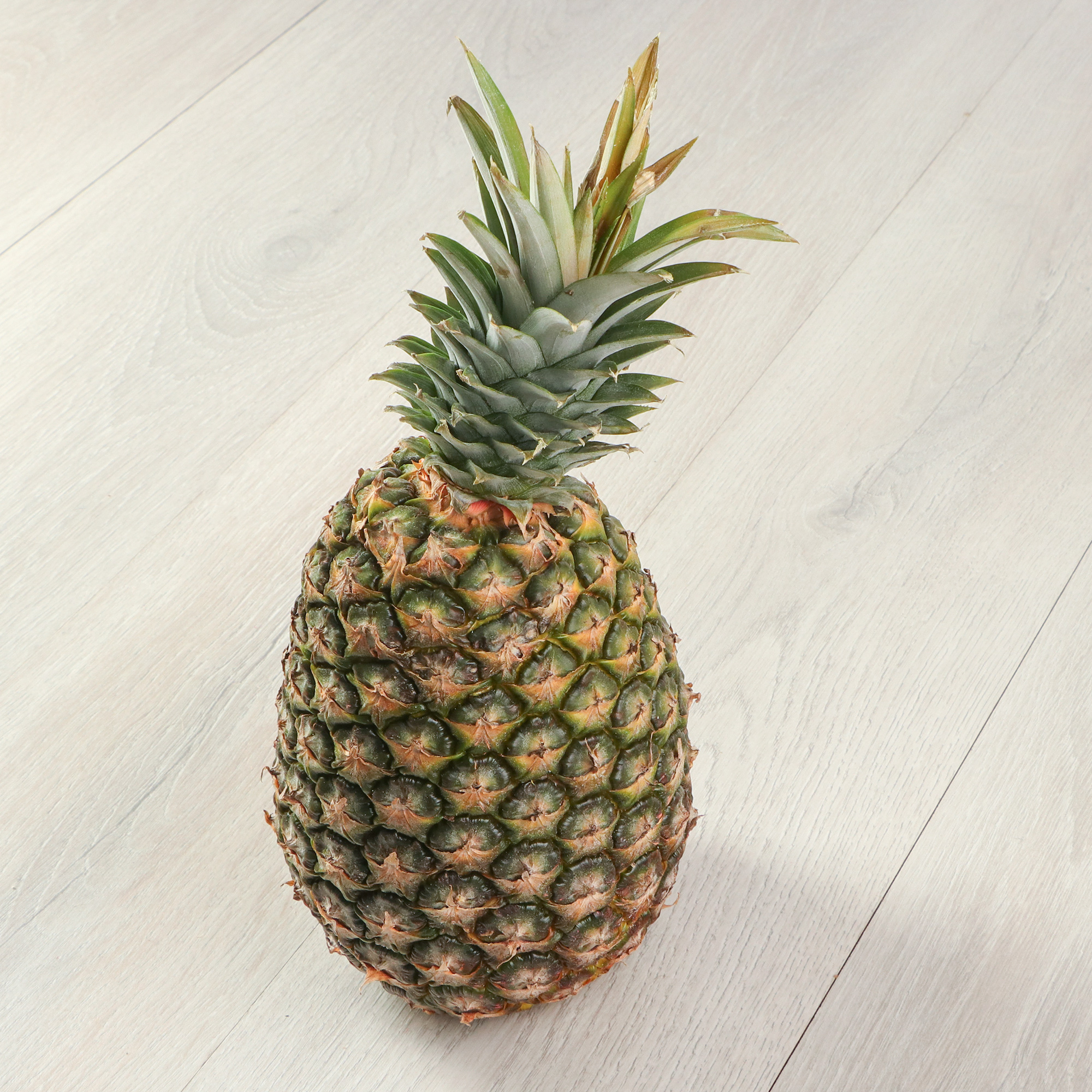 экзотические фрукты. ананас голд коста-рика. килограмм ананасов. ананасы за 1 кг. ).