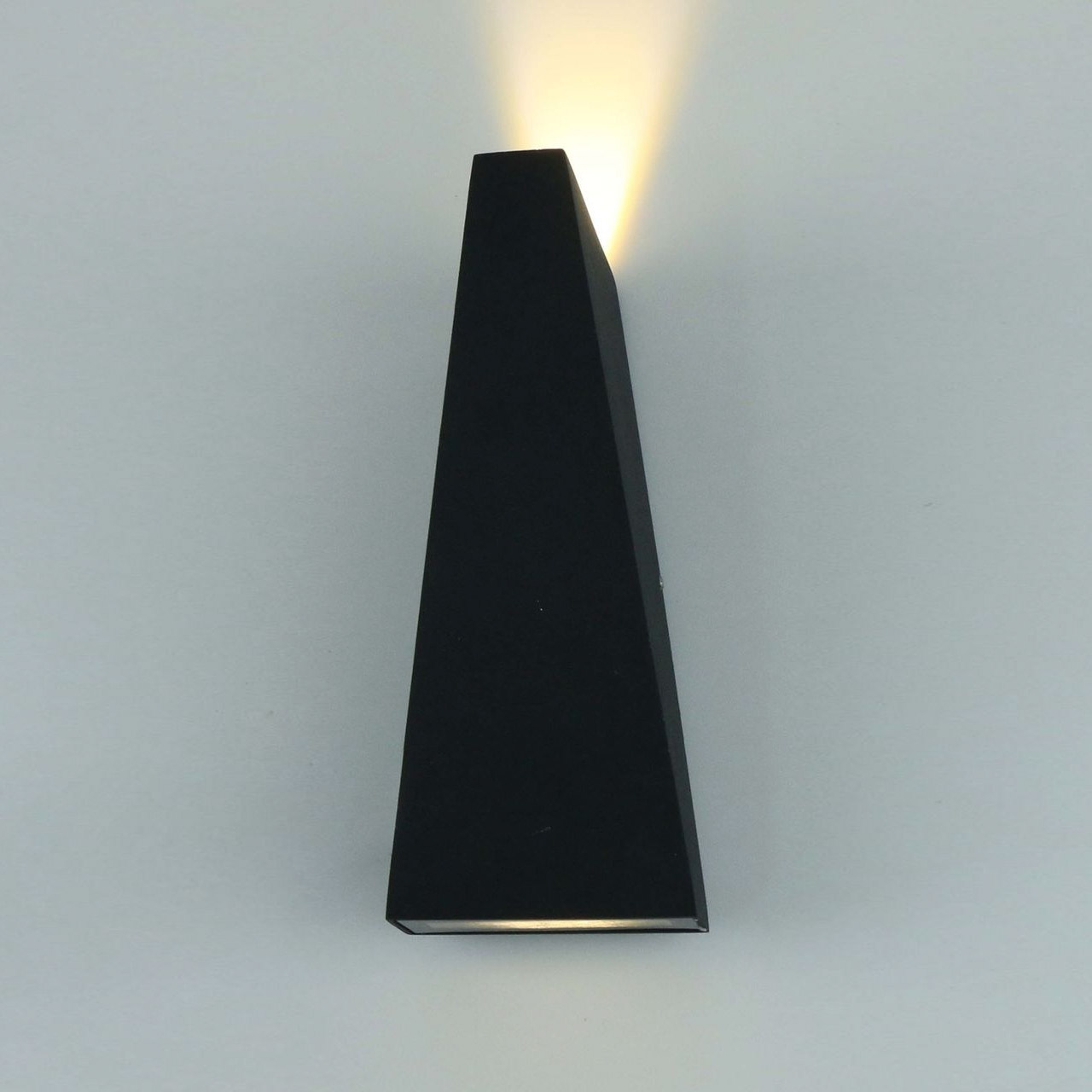 Уличный настенный светодиодный светильник Arte Lamp Cometa A1524AL-1GY светильник настенный divinare 1681 01 ap 1