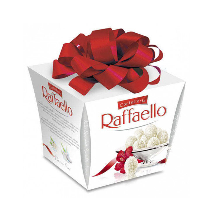 Конфеты Raffaello с цельным миндальным орехом в кокосовой обсыпке 500 г конфеты super fudgio со вкусом ириса 150 г