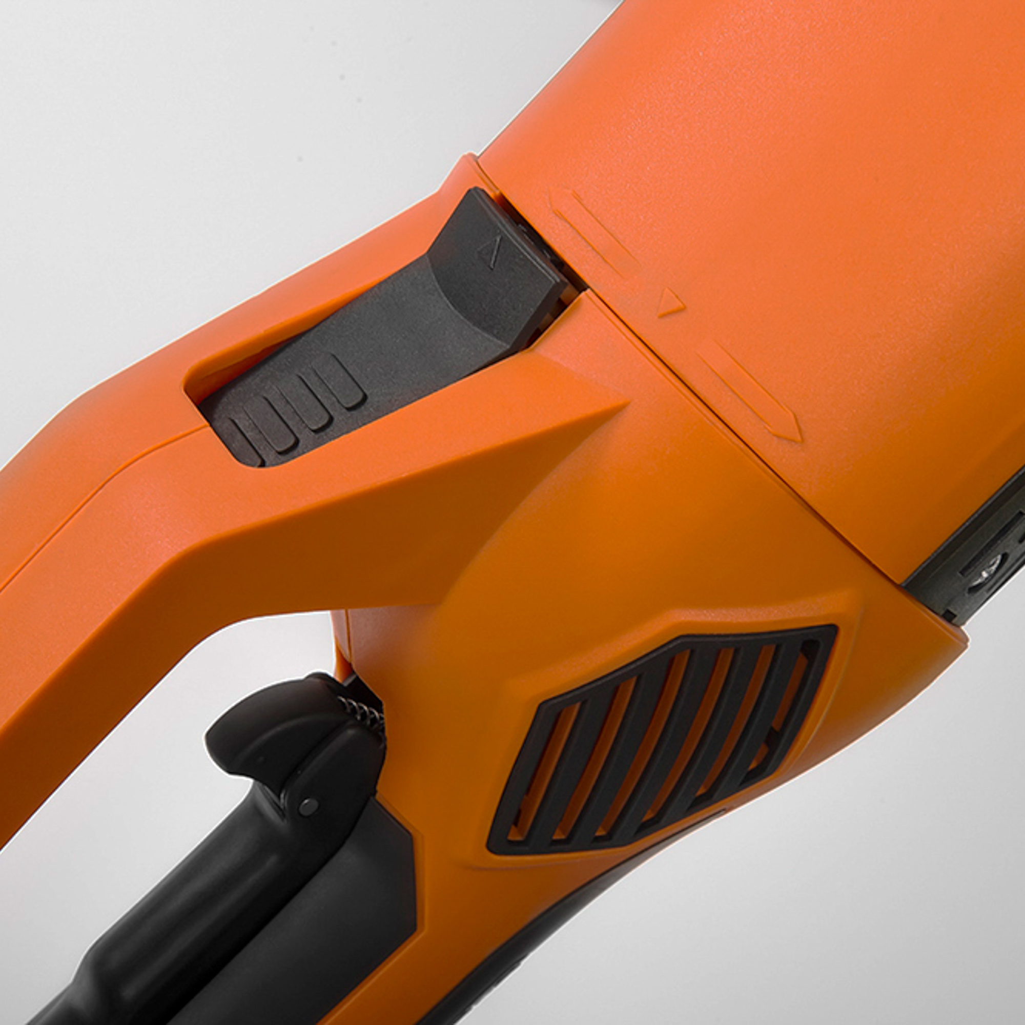 Угловая шлифмашина Daewoo DAG 2600-230, цвет оранжевый - фото 4