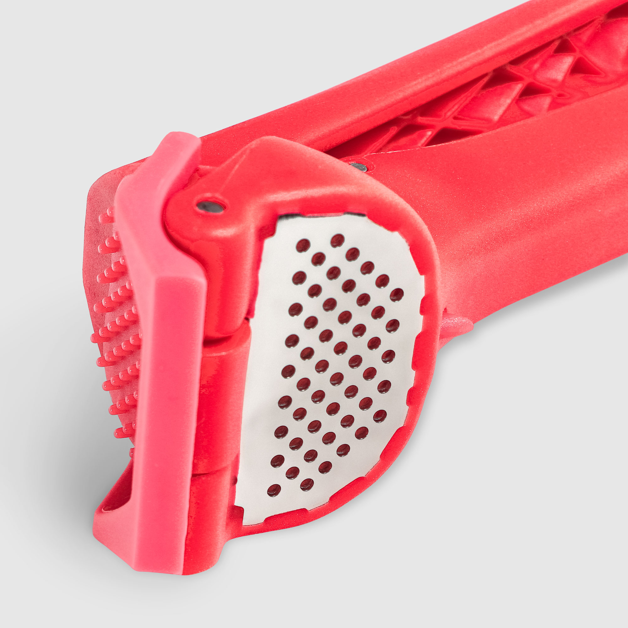 болгарский перец в разрезе. седум touchdown teak. красные очистки. икра пятиминутка. перец очищенный.