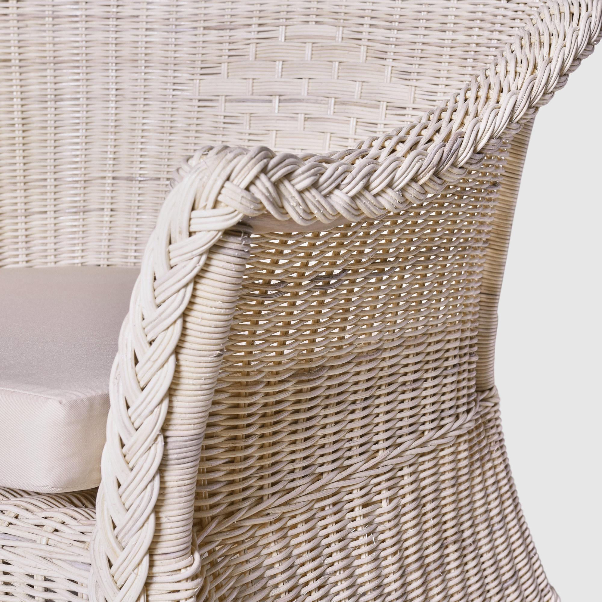 Кресло Rattan grand Roma white wash с подушкой, цвет бежевый - фото 8