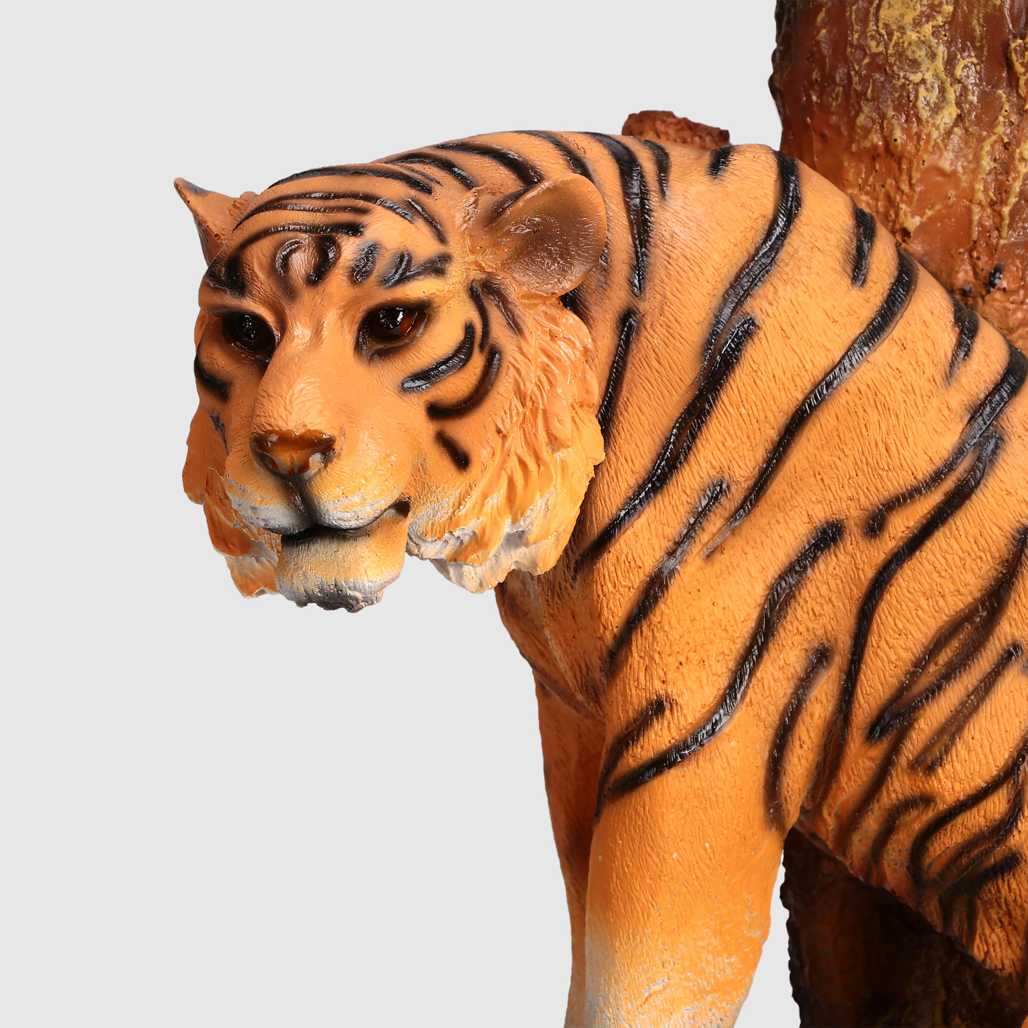 фото Фигура тпк полиформ тигр на камнях 66 см