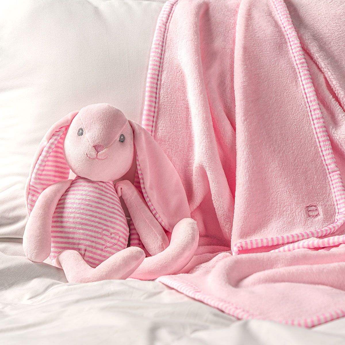 Плед с игрушкой Togas Зайка розовый с белым 90х75 см