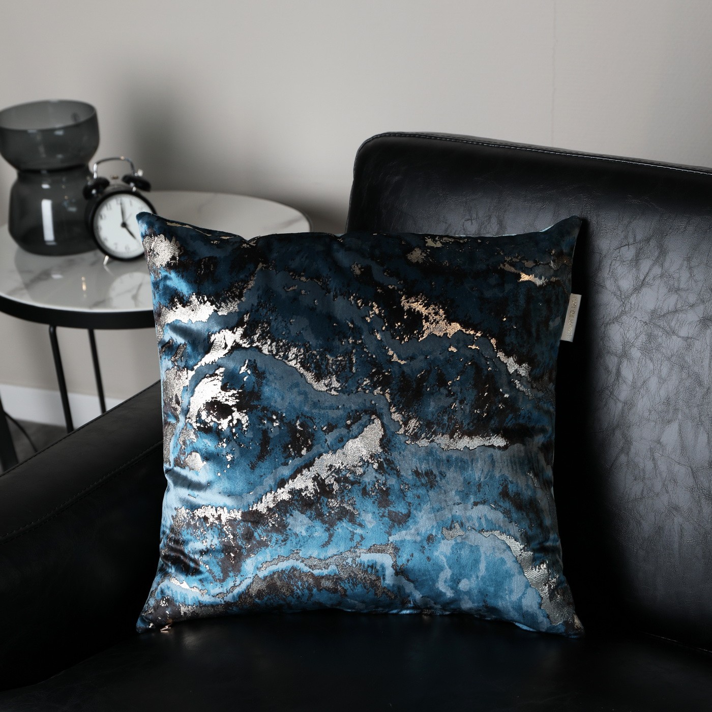 Подушка декоративная Sofi De Marko 45х45 мрамор синяя декоративная подушка синий микровельвет синий микровельвет