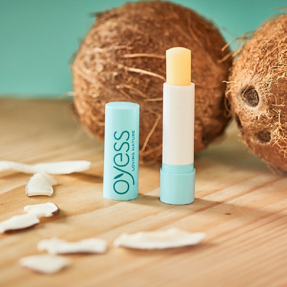 фото Помада для губ гигиеническая oyess coconut
