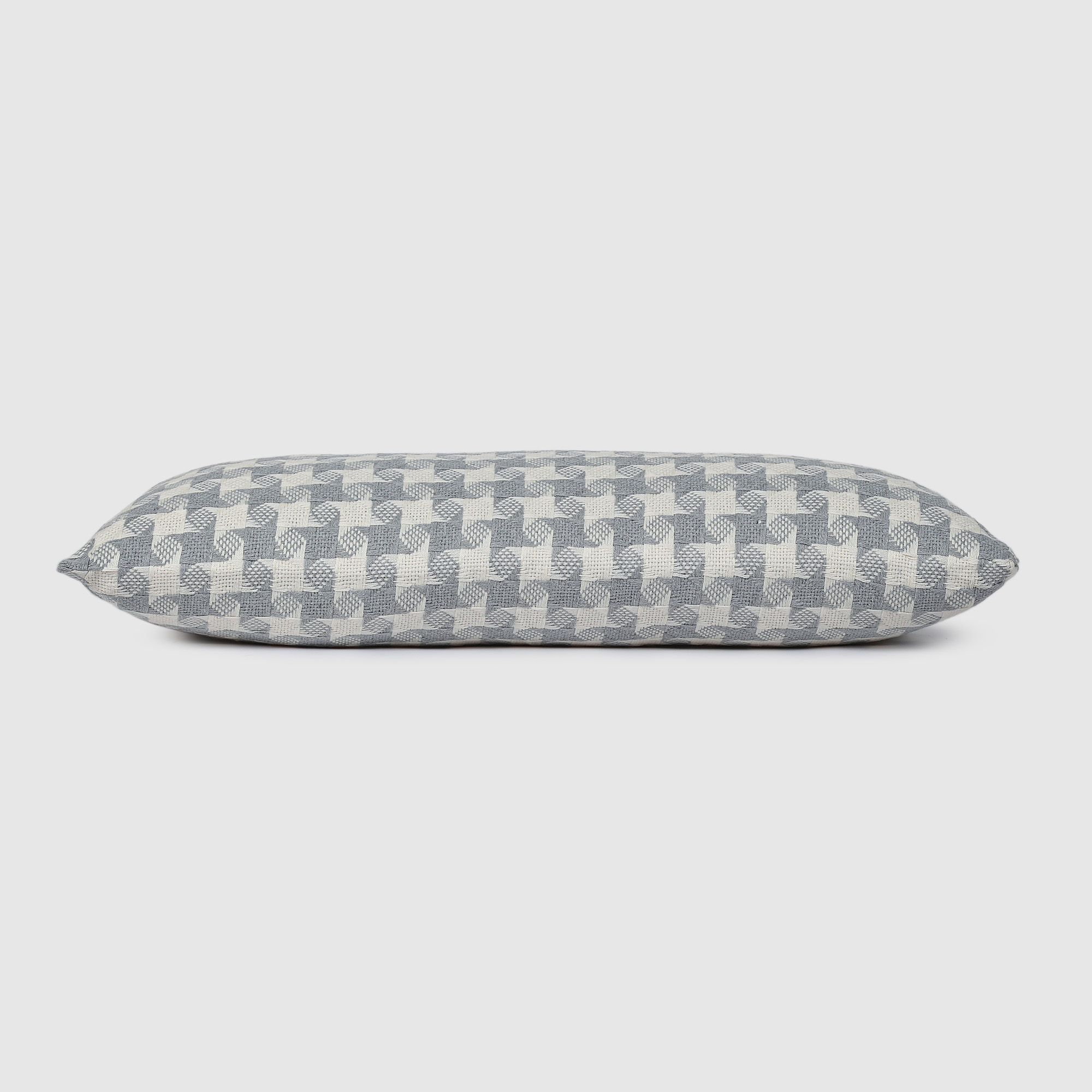 Подушка Homelines textiles Peid-de-Poule grey серая 30х60 см, цвет серый - фото 2