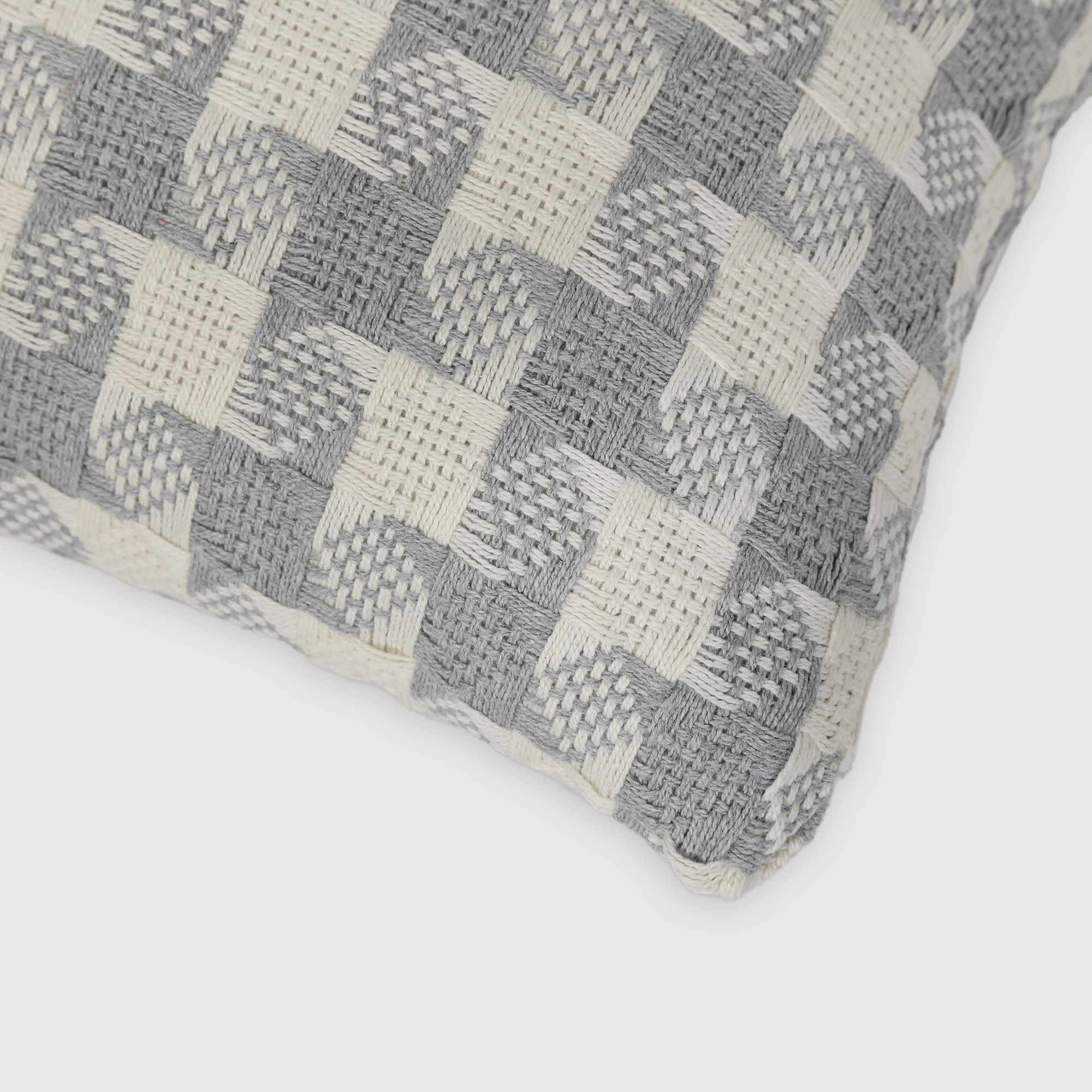 фото Подушка homelines textiles peid-de-poule grey серая 30х60 см