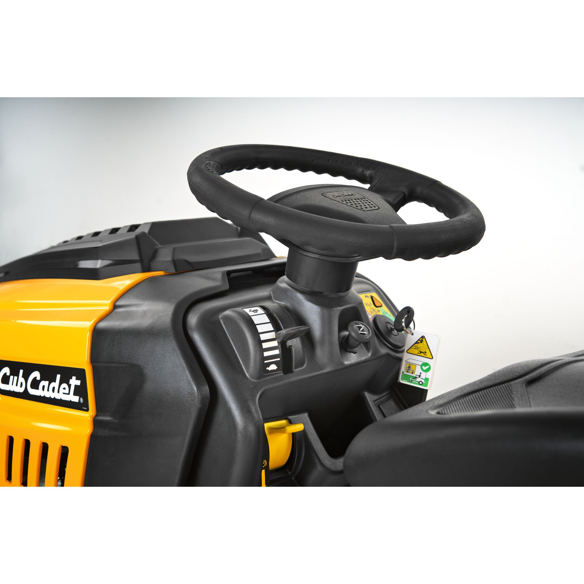 фото Трактор садовый cub cadet lt3 pr105