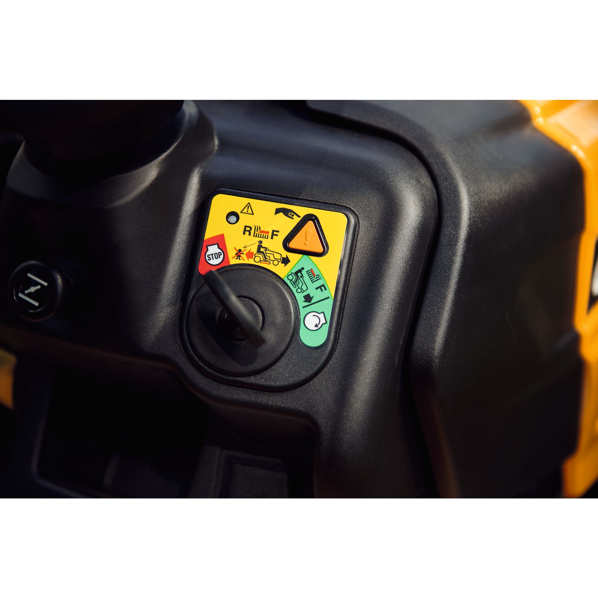 фото Трактор садовый cub cadet lt3 pr105