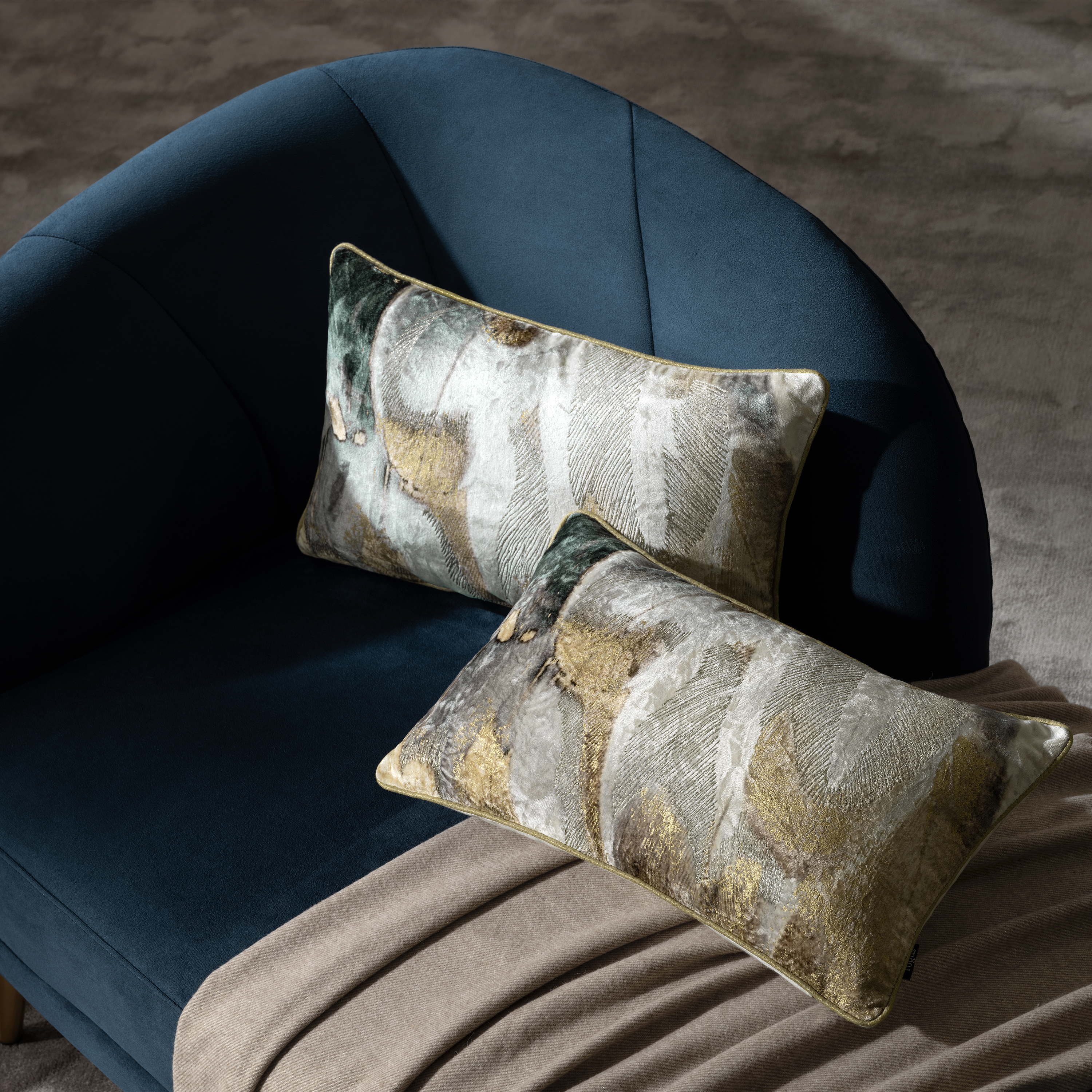 Подушка декоративная Togas Северино серый 30x50 см