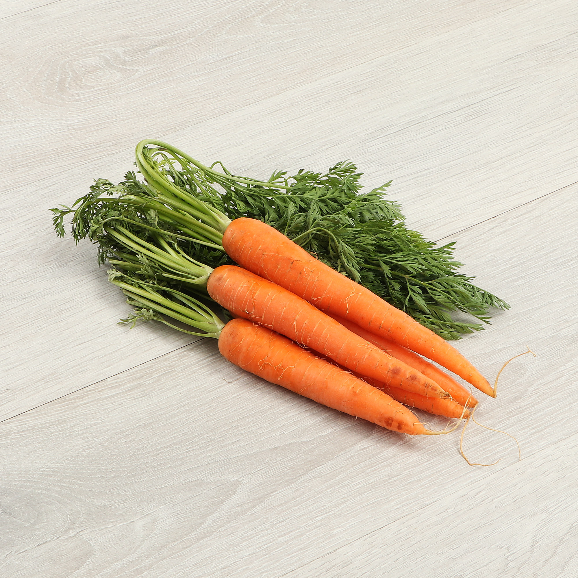 Морковь с ботвой кг