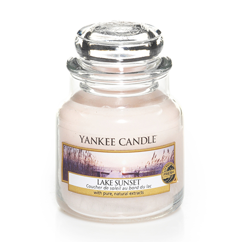 фото Ароматическая свеча yankee candle маленькая закат на озере 104 г