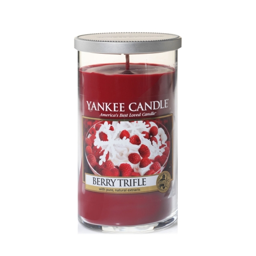 фото Ароматическая свеча yankee candle средняя ягодный трюфель 340 г