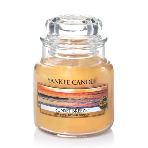 фото Ароматическая свеча yankee candle маленькая вечерний бриз 104 г