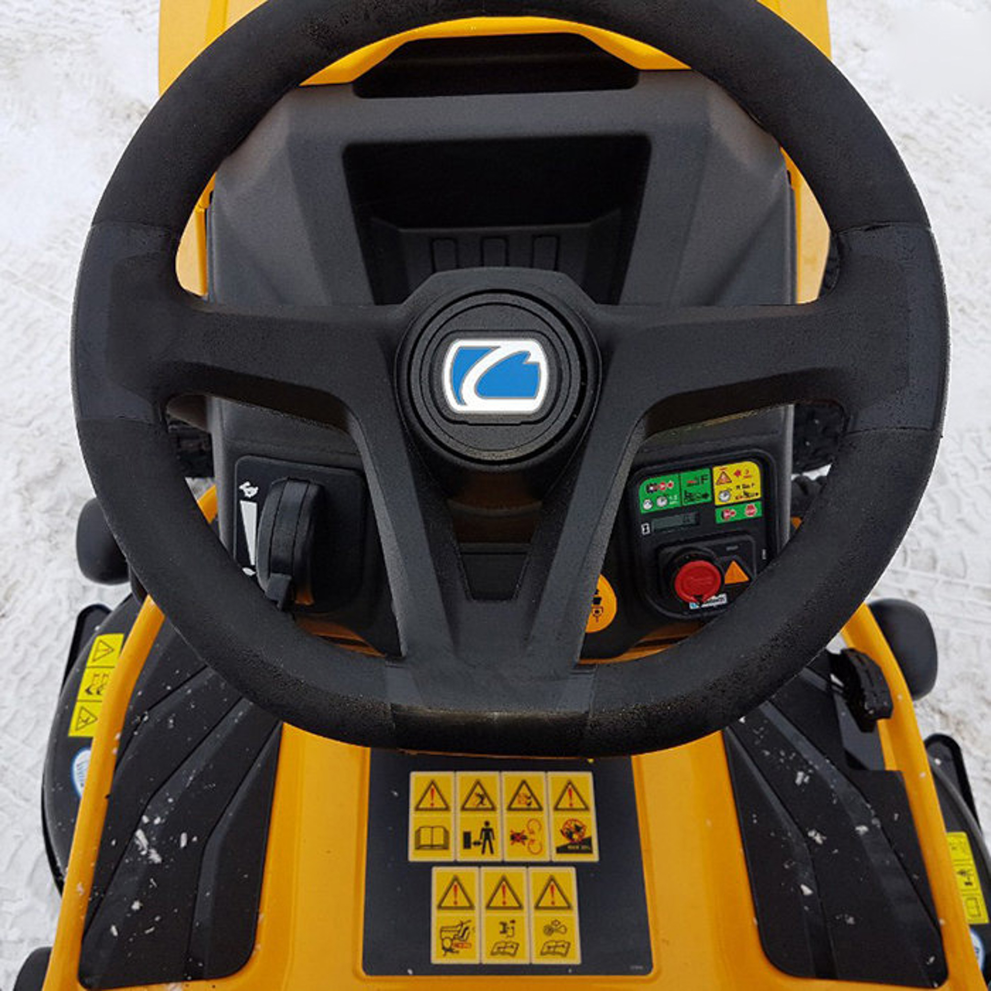 фото Садовый трактор cub cadet xt2 qr106