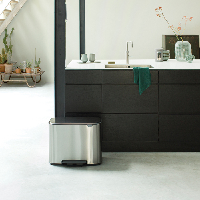 фото Бак мусорный с педалью brabantia bo pedal bin 36 л