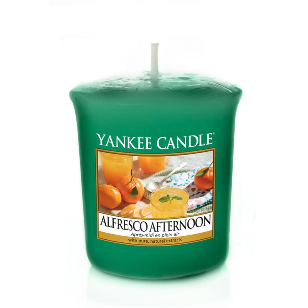 фото Аромасвеча yankee candle вечер на свежем воздухе 5 см