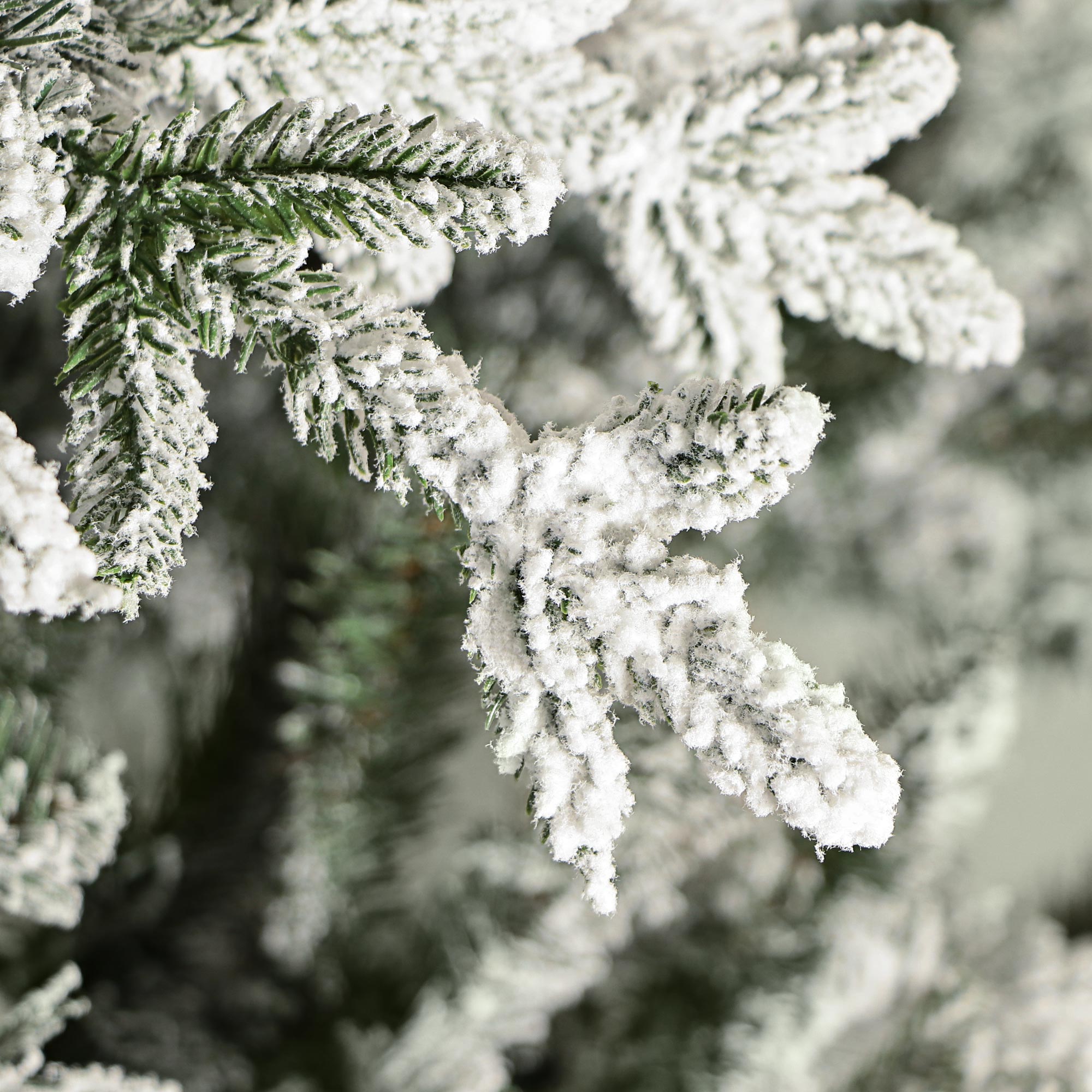 Ель новогодняя National tree iceland fir флокированная 225 см, цвет зеленый - фото 4