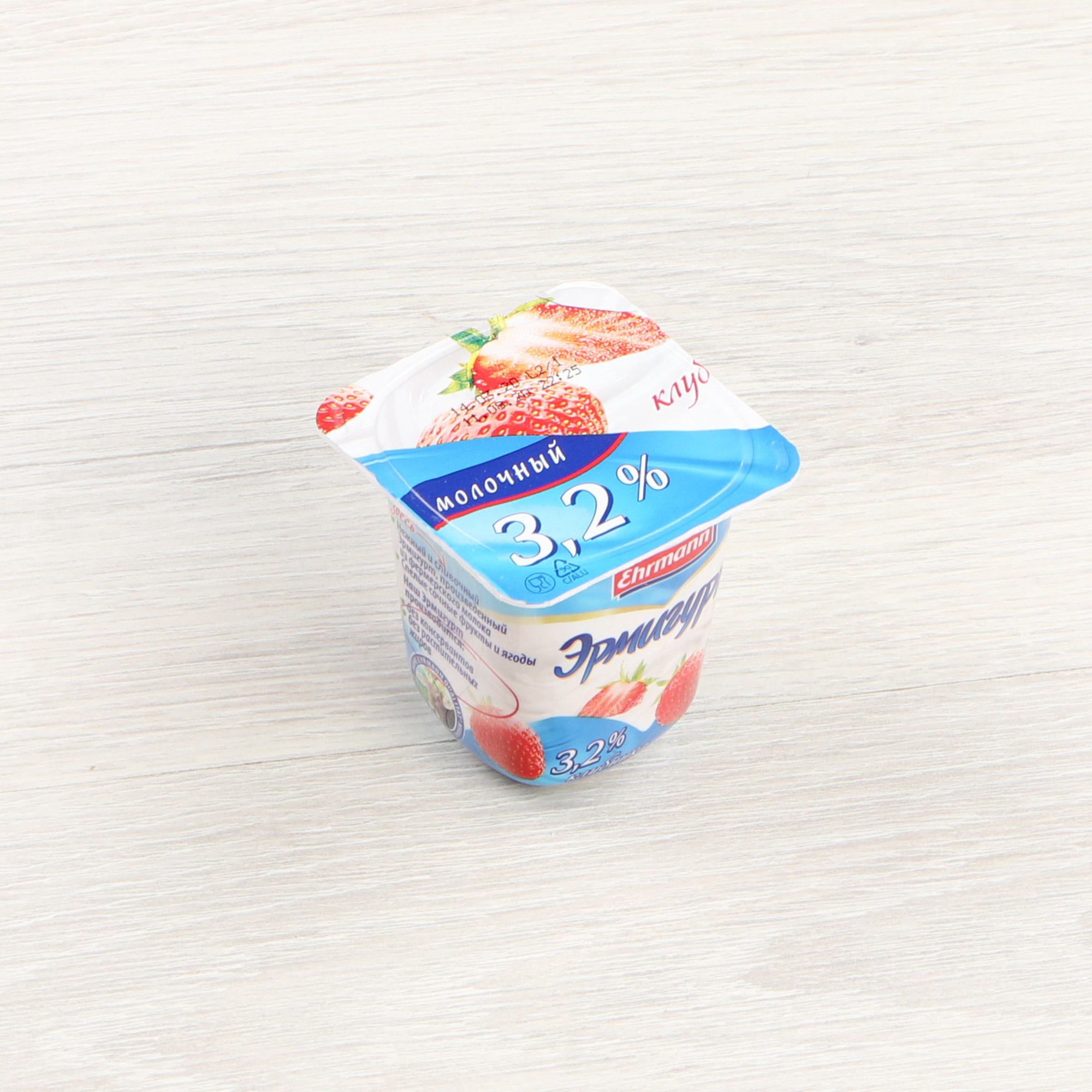 Йогурт Ehrmann Клубника 3,2% 100 г - фото 1