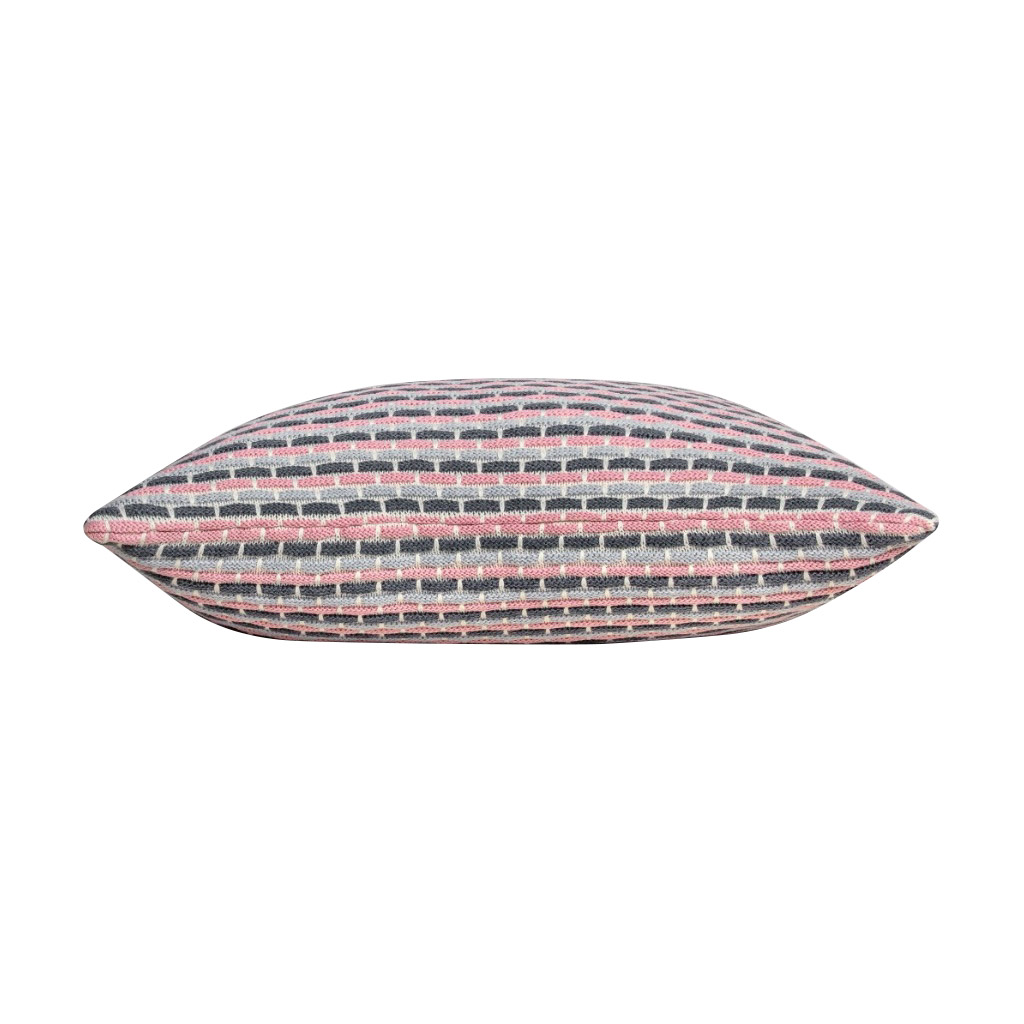 Подушка декоративная Togas Челси черная/розовая 45х45, цвет черно-розовый - фото 2