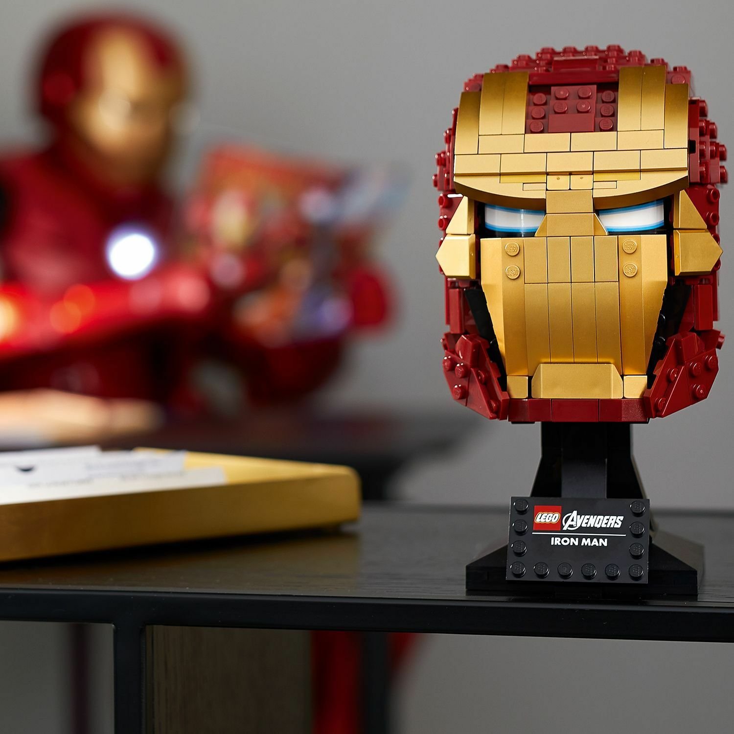 фото Конструктор lego super heroes шлем железного человека 76165