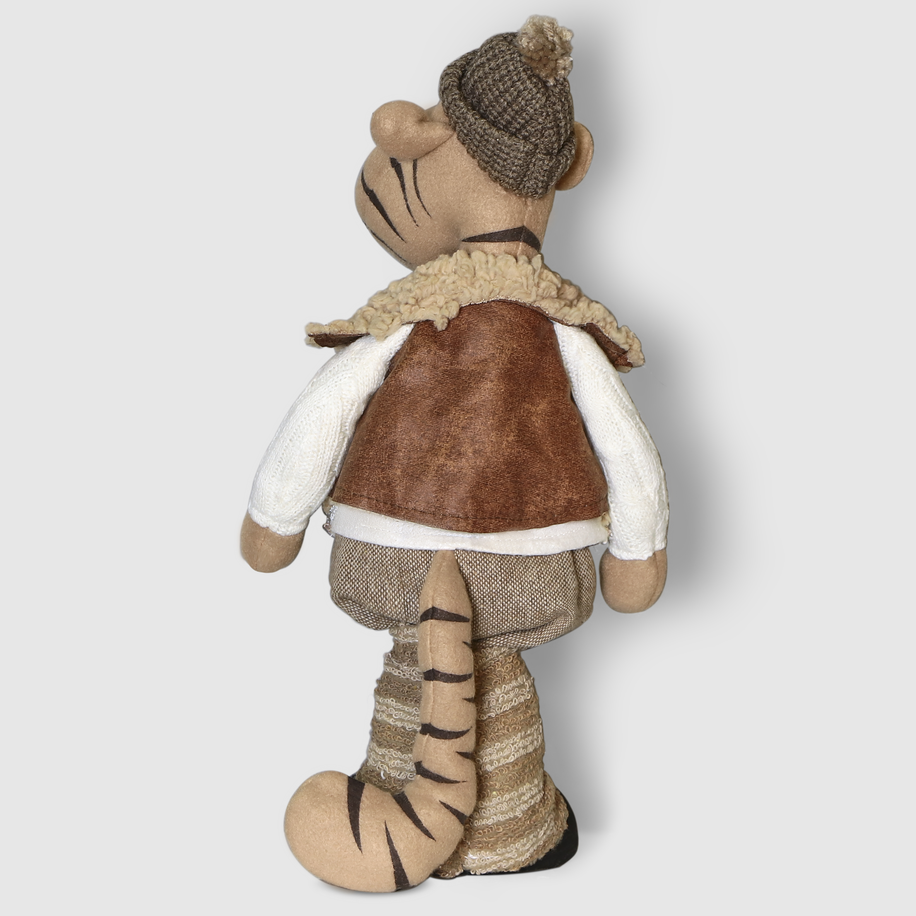Новогодний декор Sote Toys Тигр в жилетке 40 см, цвет бежевый - фото 5