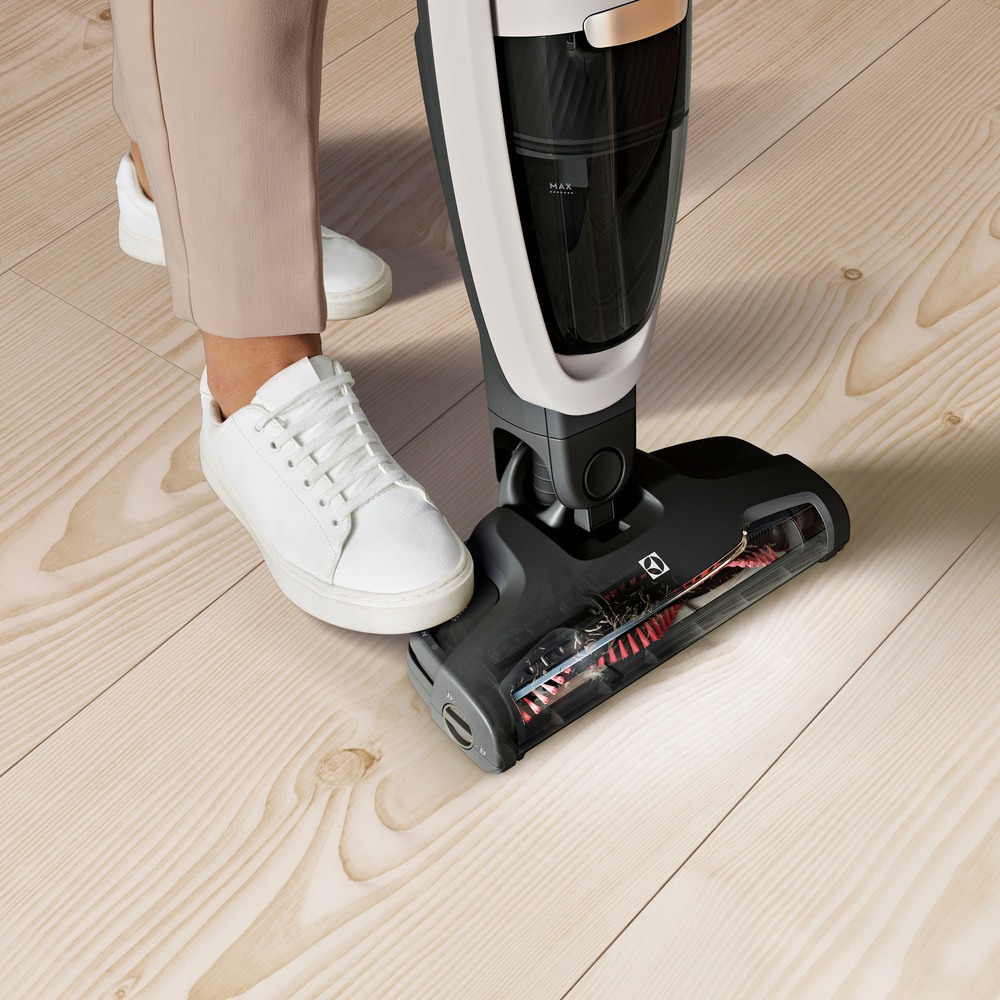 Пылесос Electrolux WQ61-44SW