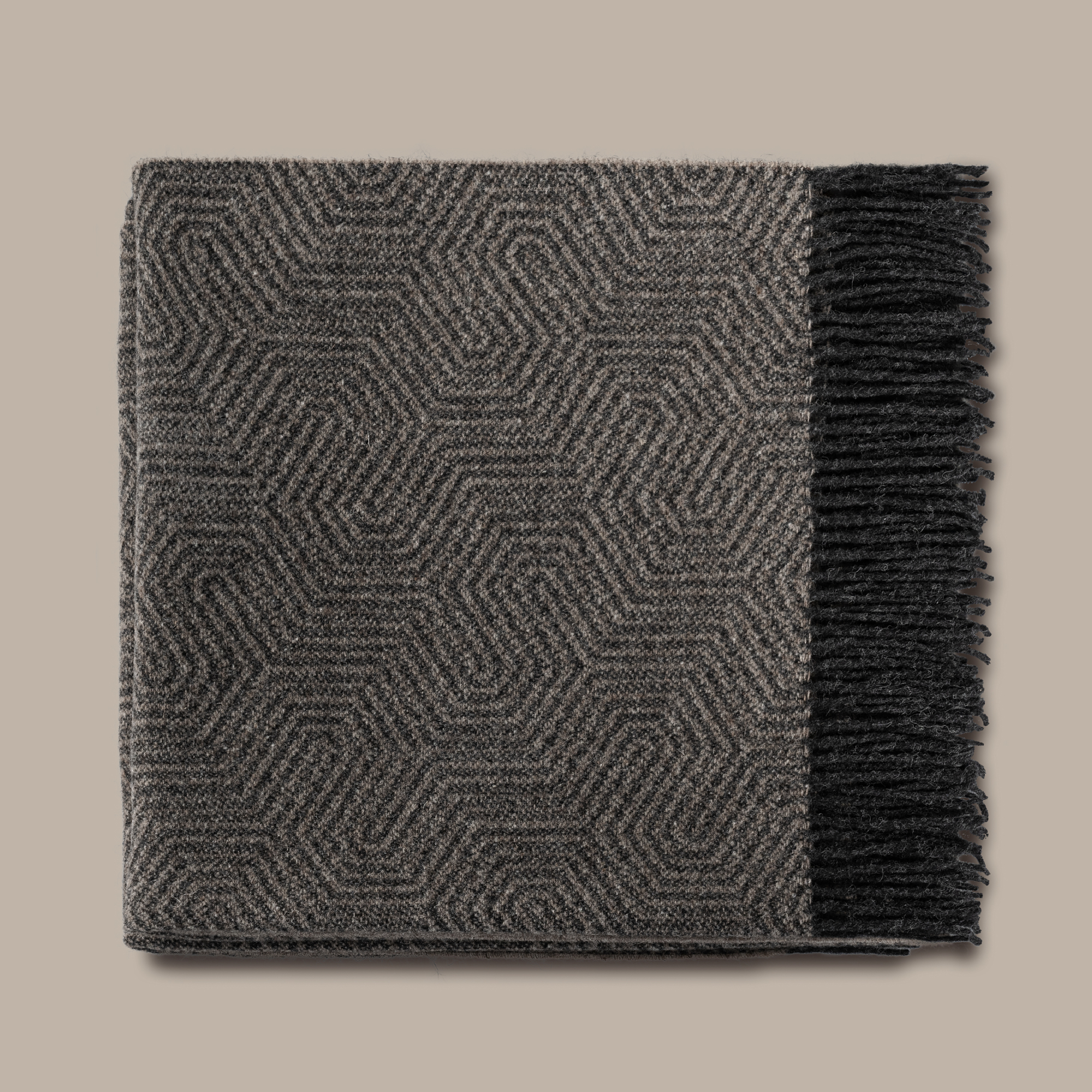 Плед Estia Грейди Серый с тёмно-коричневым 140х200 см, цвет тёмно-коричневый - фото 1