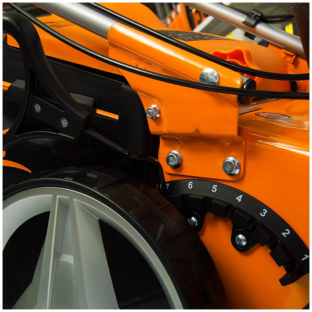Газонокосилка бензиновая DAEWOO DLM 5100SVR, цвет оранжевый - фото 13