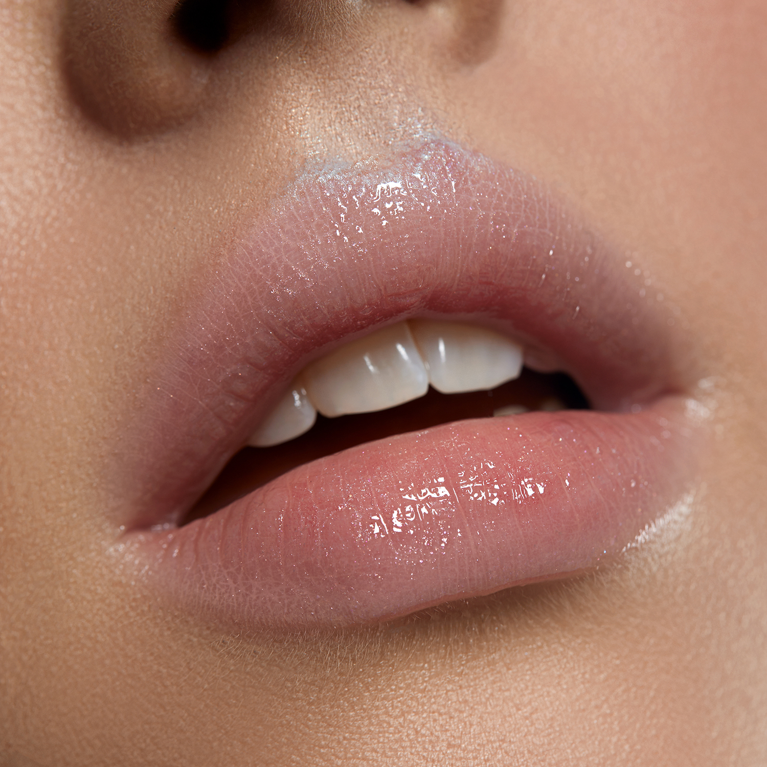 Блеск для губ INFLUENCE BEAUTY PLEXIGLASS глянцевый, с эффектом жидкого стекла, тон 04: полупрозрачный розовый с маленькими сияющими частичками, 3,5мл - фото 5