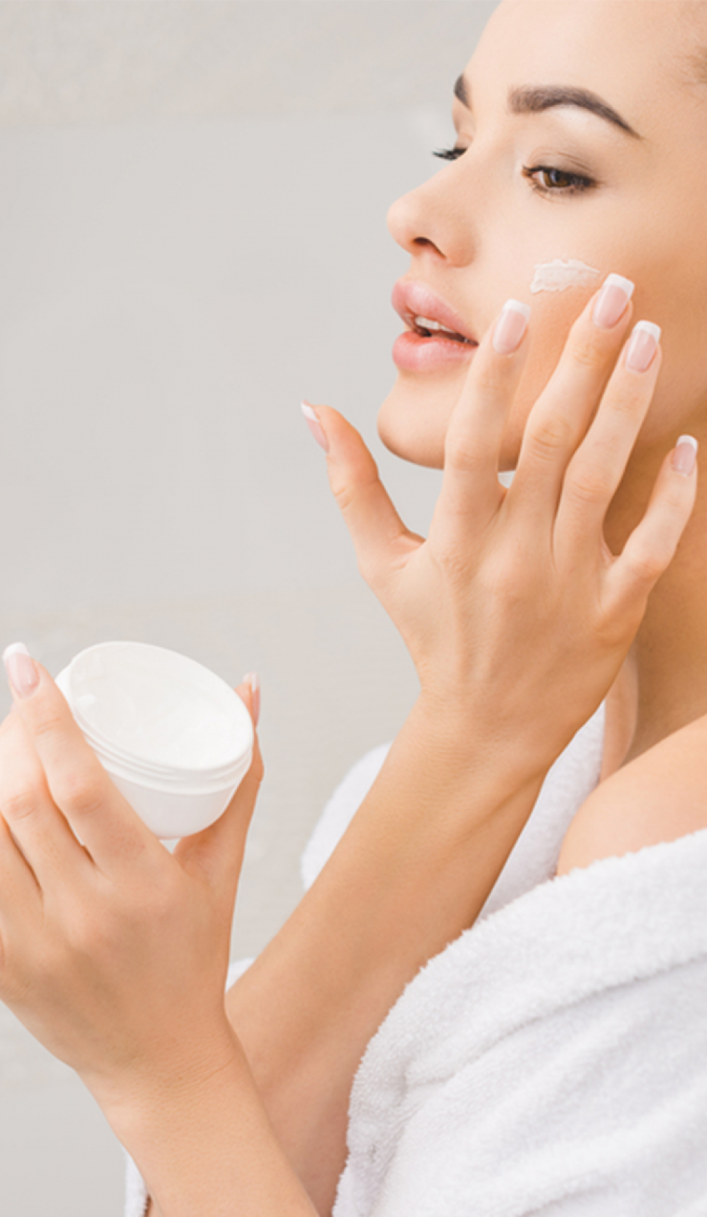 Скидка 15% на средства по уходу за кожей лица!