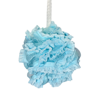 Изображение товара Мочалка-шар с кружевом Maeth для тела голубая