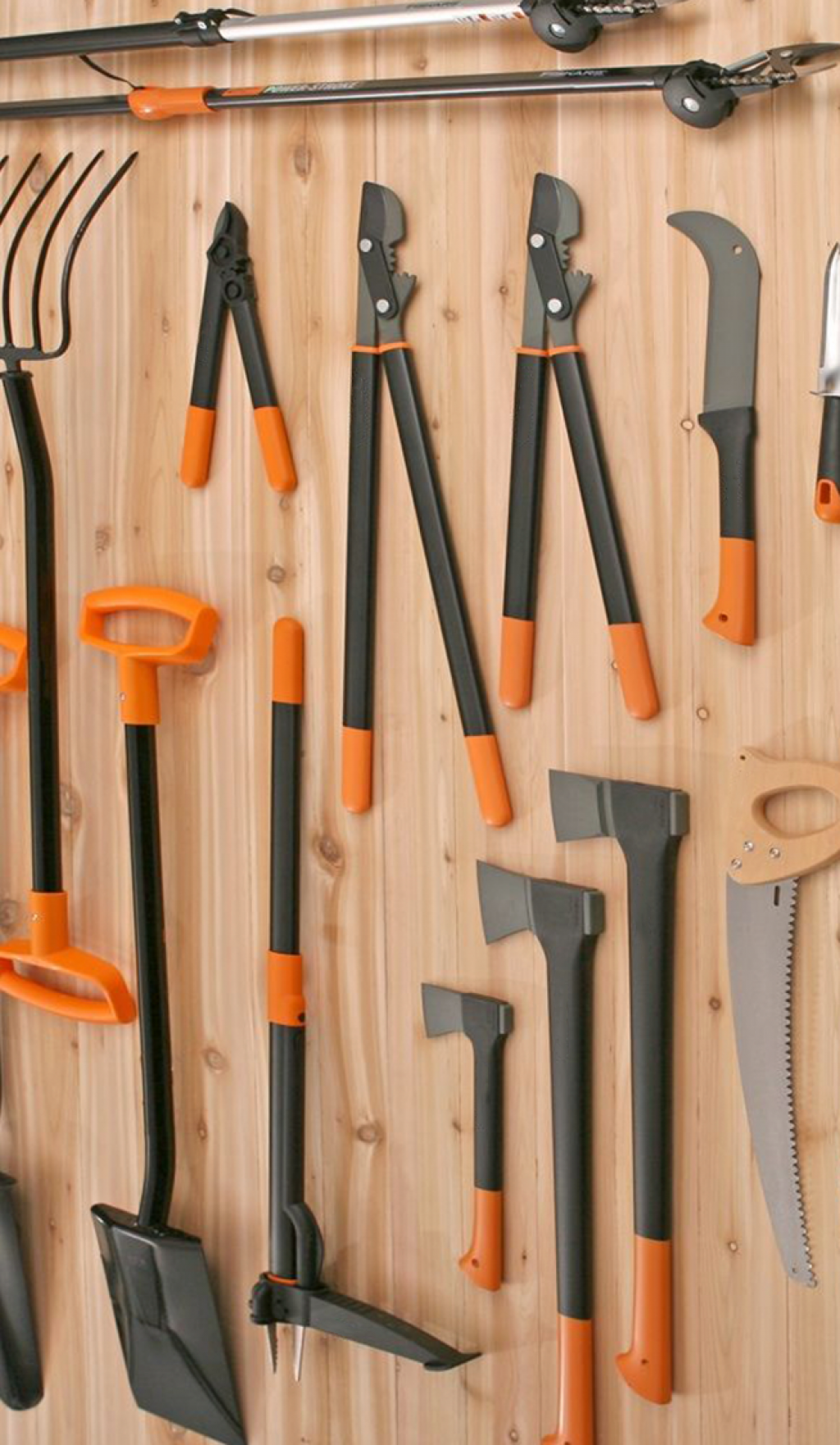 Скидки до 60% на товары для сада!