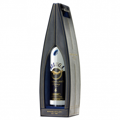 Изображение товара Водка Белуга Трансатлантик Рейсинг в кожаной коробке 700 мл