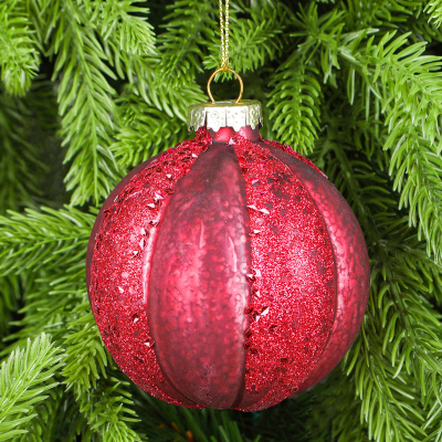 Изображение товара Стеклянный бордовый шар 8 см с орнаментом для елки и новогоднего декора