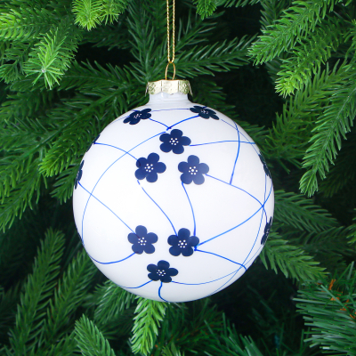 Изображение товара Ёлочная игрушка стеклянный шар 10 см с синим узором белый Yancheng Shiny