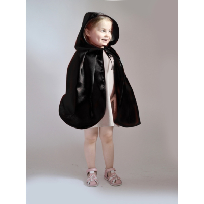 Изображение товара Накидка Larisol Kids черная 50 для карнавала Изображение товара Накидка Larisol Kids черная 50 для карнавала