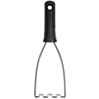 Изображение товара Картофелемялка Oxo из нержавеющей стали, черная, компактная и удобная