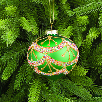 Изображение товара Стеклянный елочный шар Yancheng Shiny зеленый с узором блесток 8 см