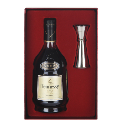 Изображение товара Коньяк Hennessy VSOP Privilege 0,7 л светло-янтарный вкус и аромат Premium Изображение товара Коньяк Hennessy VSOP Privilege 0,7 л светло-янтарный вкус и аромат Premium