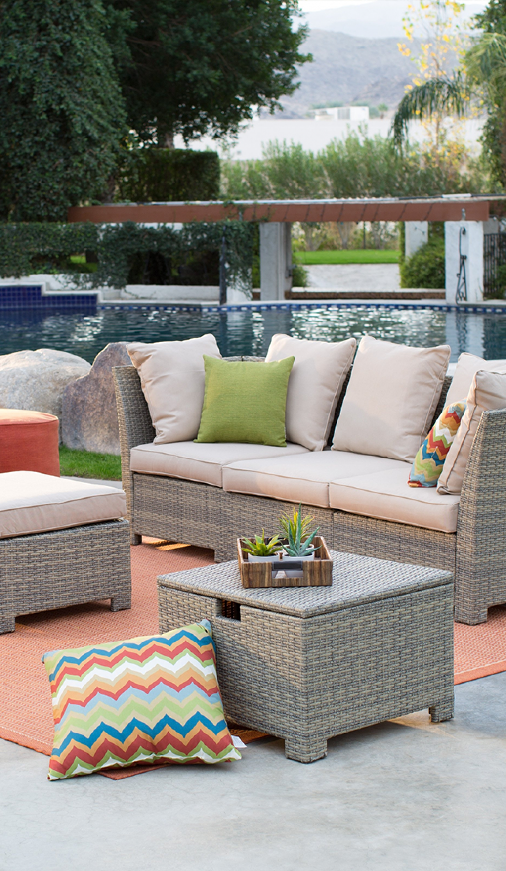 Скидки до 45% на плетёную и деревянную мебель для сада!