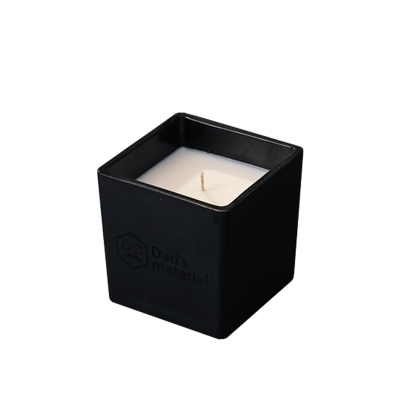 Изображение товара Свеча ароматическая Dad's material "Cedarwood Blanc, Cashmere Musk & Black Coral", 90 гр