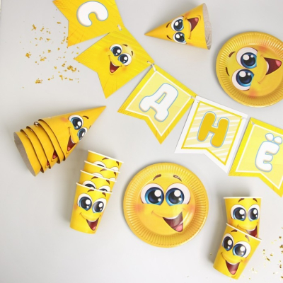 Изображение товара Набор бумажной посуды Страна Карнавалия смайлы с улыбкой 19 предметов