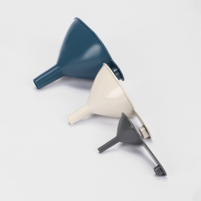 Изображение товара Набор воронок Sun Plastik из 3 штук цветные