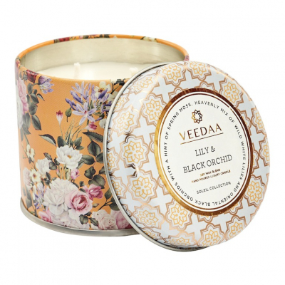 Изображение товара Ароматическая свеча Veedaa Lily & Black Orchid 25 часов горения, соевый воск, жестяная банка Изображение товара Ароматическая свеча Veedaa Lily & Black Orchid 25 часов горения, соевый воск, жестяная банка