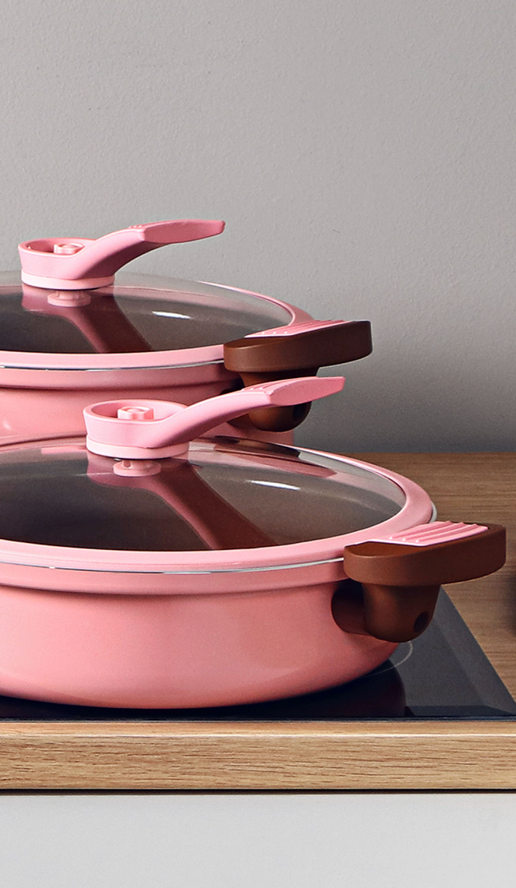 При покупке столового сервиза - скороварка в подарок!