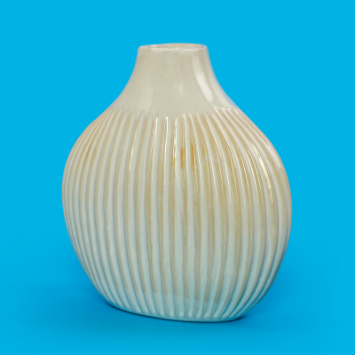 Изображение товара Ваза для цветов Eurasia Group белая 19х9.4х19 см