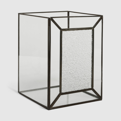 Изображение товара Декоративный подсвечник из металла и стекла в бронзовом цвете, 22х22х29 см